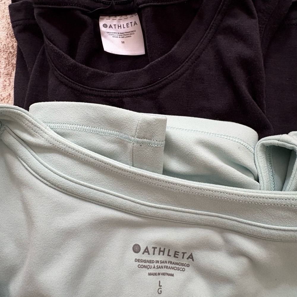 Bundle of 3 Lululemon & 2 Athleta workout tops - Picture 9 of 9